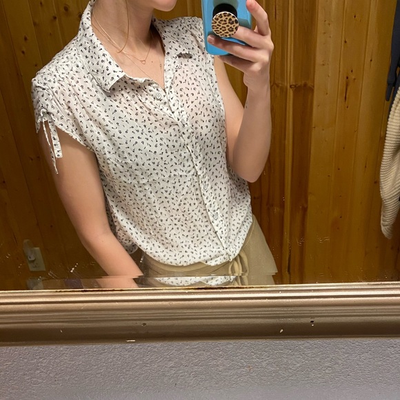 Tops - 🌸 Maurice’s light weight top!